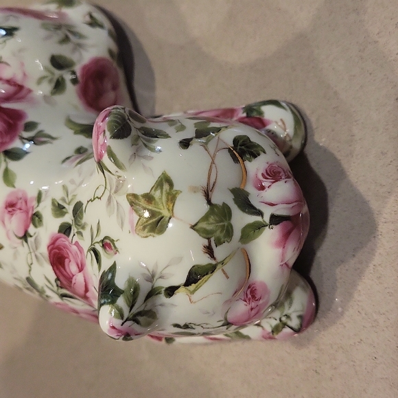 Formalities By Baun Bros Beautiful White Pink Roses Ivy Cat Statue Sleep… - Picture 3 of 12